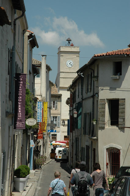 saint rmy de provence - la rue de la commune