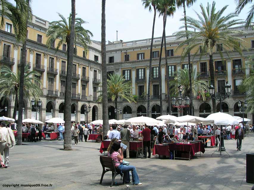 espagne-barcelone-plaza-reial.jpg