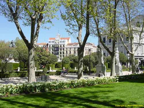 carnets de voyage espagne - plaza de oriente et l'opra royal