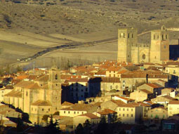 carnets de voyage espagne - siguenza - vue d'ensemble avec la cathdrale