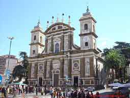 frascati - la cath�drale et sa fa�ade baroque