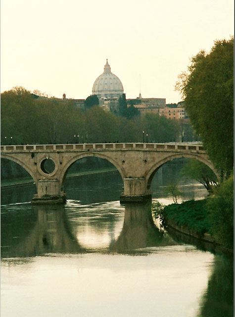 pont sur le tibre et vatican