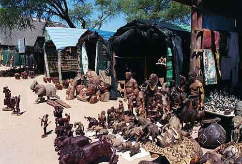 okahandja, le march artisanal et une vue de windhoek