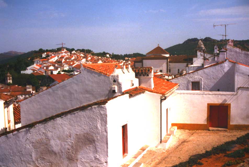 Portugal - Alentejo - Castelo-de-Vide - toits et maisons