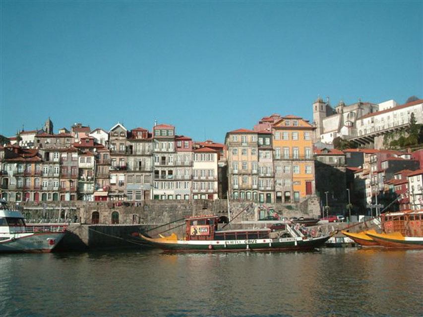 Portugal - Douro - Porto - vue sur le Douro et le Cais Rebeira