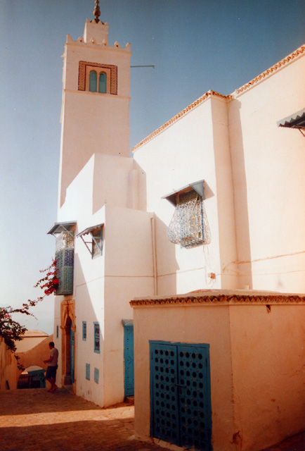 tunisie- tunis - quartier de sidi bou sad