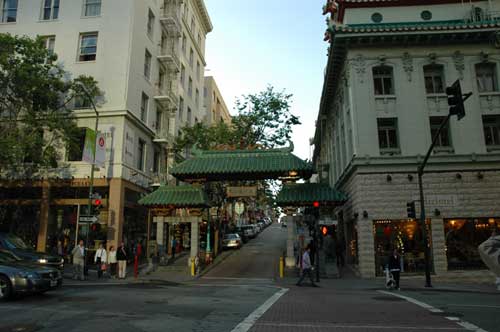 carnets de voyage usa - circuit californie et nevada - san francisco - entre de Chinatown