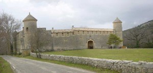 Carnets et photos de voyage - France - Escapade Au pied du Mont Ventoux - le château de Javon