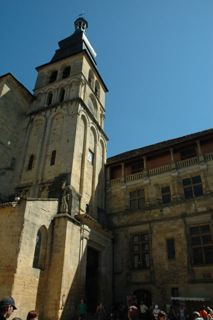 Carnets et photos de voyage - escapade Périgord pourpre - Sarlat la caneda - église de saint sacerdos