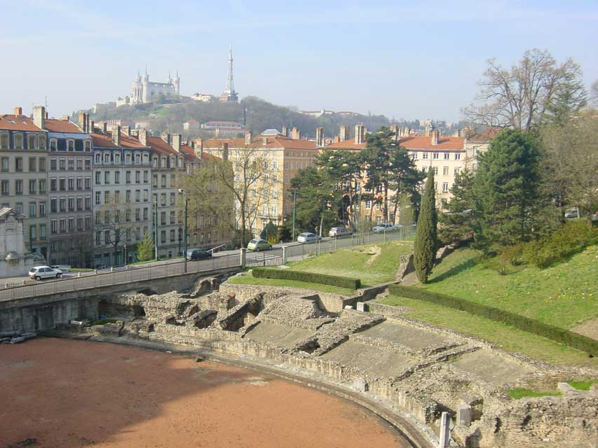 Carnets et photos de voyage - route gourmande Lyon - Croix Rousse - amphitheatre