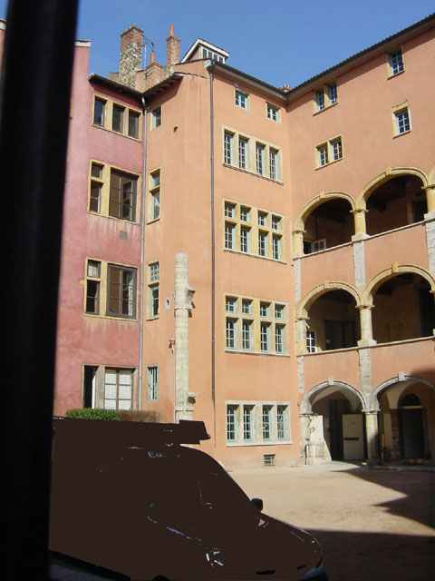 carnets et photos de voyage - route gourmande à Lyon - Palais du XVIème siècle