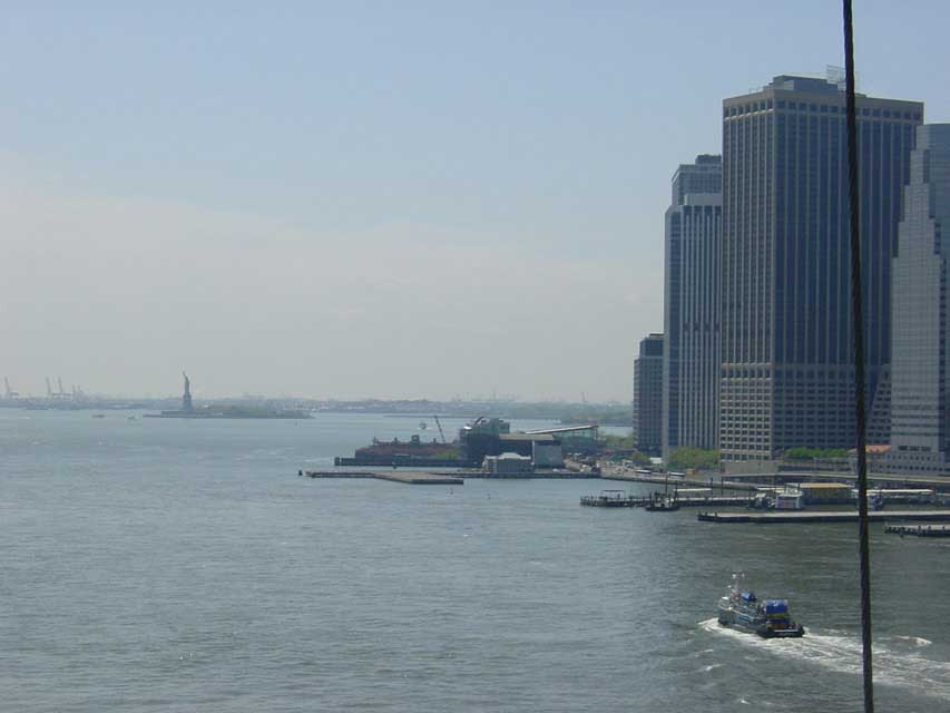 Lower manhattan liberty island et  municipal ferry terminal