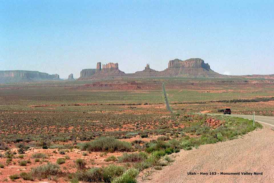 Etats Unis - Monument Valley - Monument Pass en arrivant de Mexican Hat