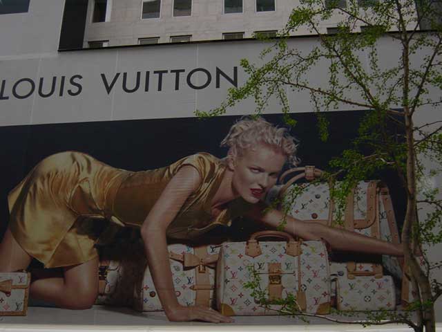 Times square publicite vuitton 