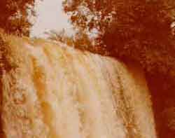 les chutes d'Ekom, entre Melong et Nkongsamba