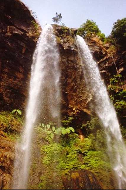 les chutes de mami wata, vers dschang