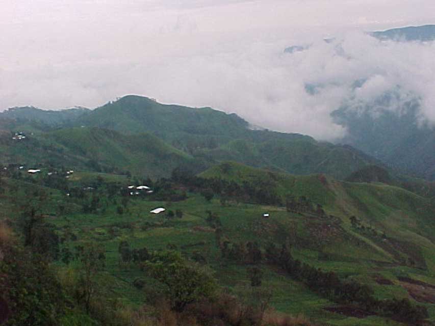 les montagnes autour de Dschang vers Mbouda