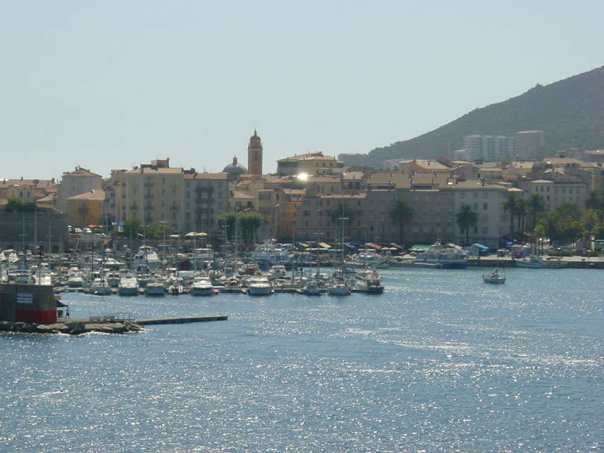 carnets de voyage corse - le port d'ajaccio