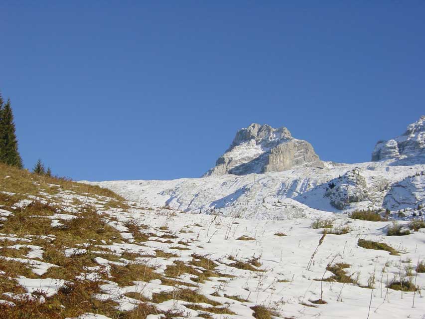 escapade - aravis le grand bornand - chalet-des-troncs - le plattuy et la pointe perce