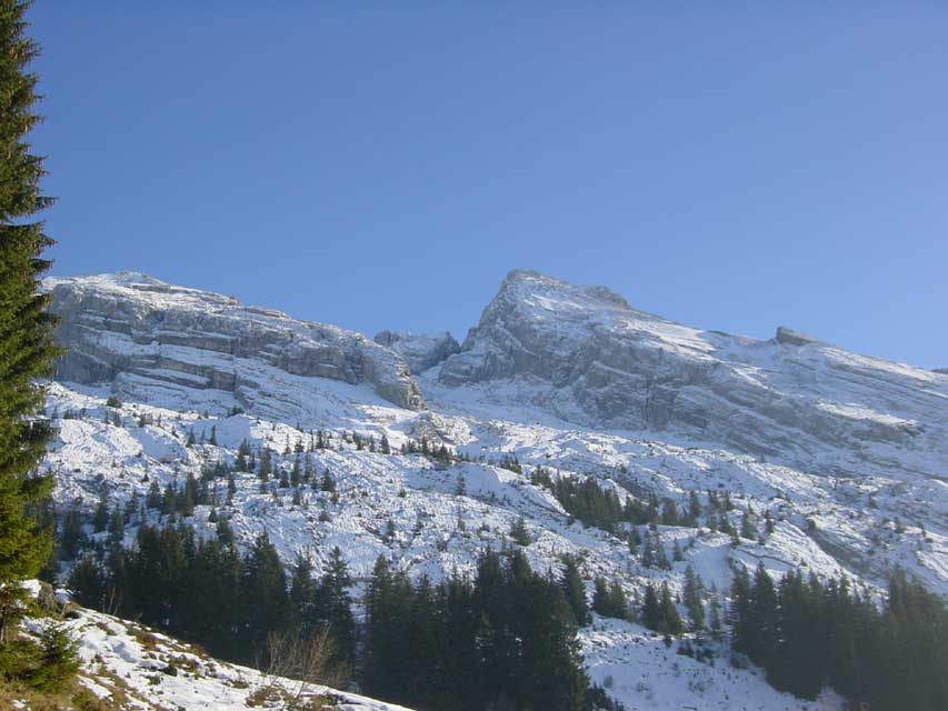 escapade - le mont charvet - les aravis et le grand bornand - chalet-des-troncs