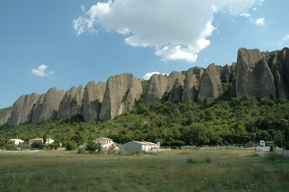 carnets de voyage france - escapade les baronnies - rochers des mes