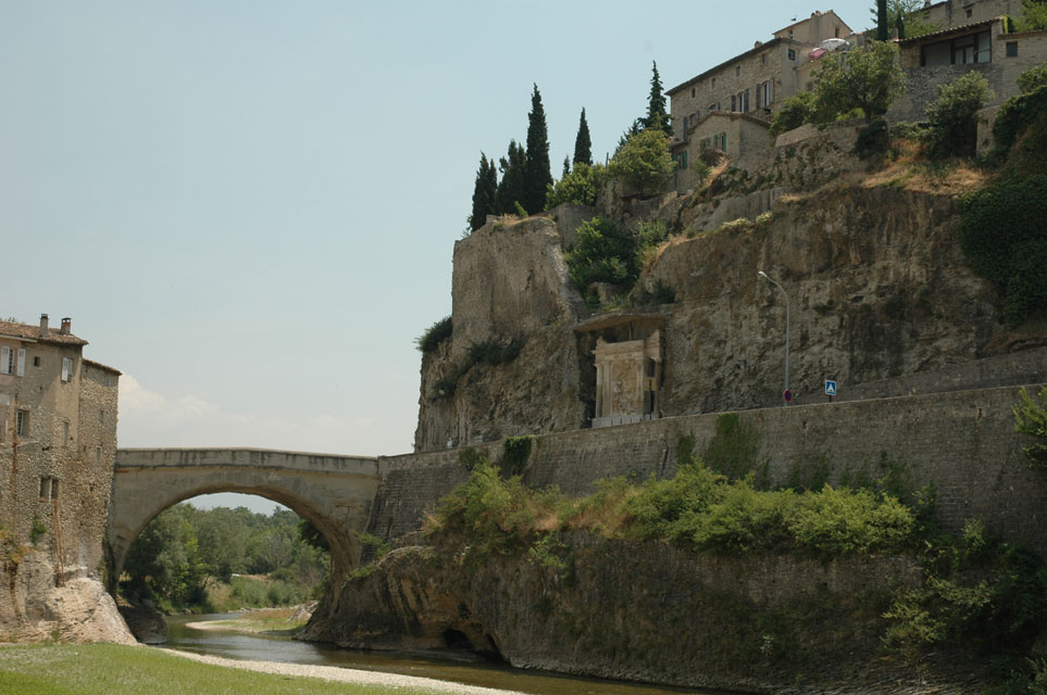carnets de voyage france - escapade les baronnies - vaison-la-romaine - le pont romain