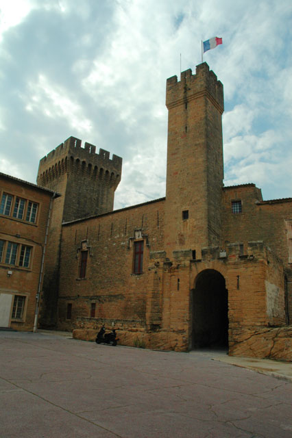 salon de provence - chateau de l'emperi