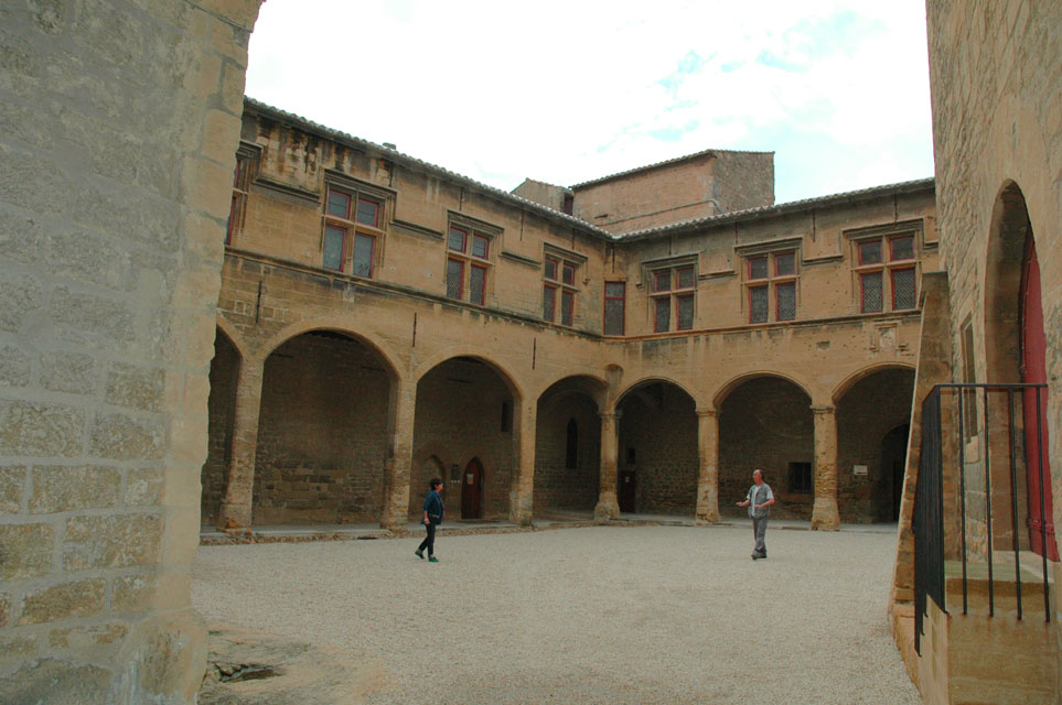 salon de provence - chateau de l'emperi