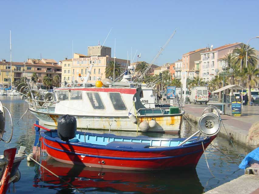 port de sanary et hotel de la tour