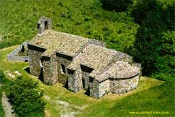 escapades en france - la drme provenale - glise romane de crupies