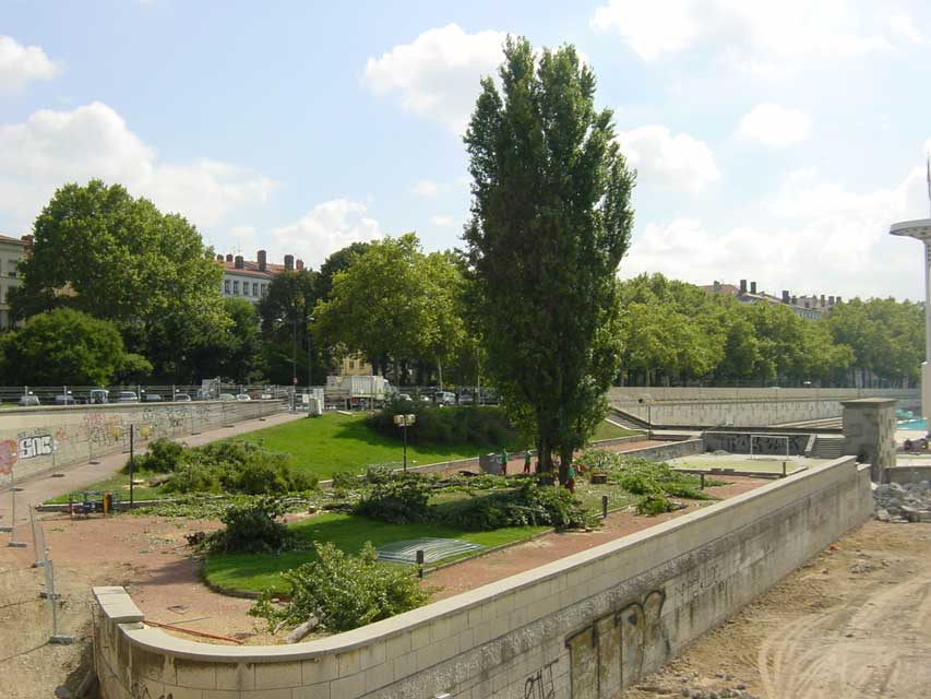 escapade-lyon-guillotiere-arbres-septembre2005-001.jpg