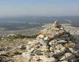 le pas de l'escalette en direction de la croix de  Provence