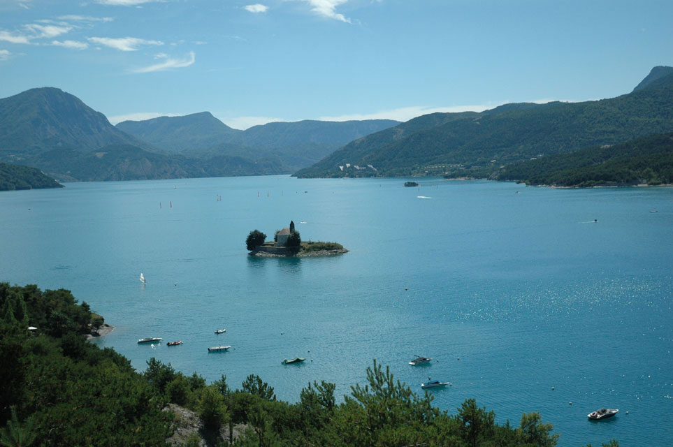 carnets de voyage france - escapade queyras - barrage de serre ponon - chapelle saint michel de prunires