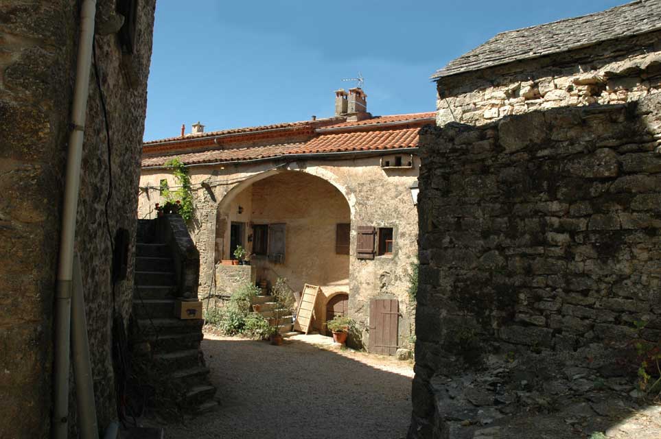 la couvertoirade - carnets de voyage france - escapade tarn et rouergue 