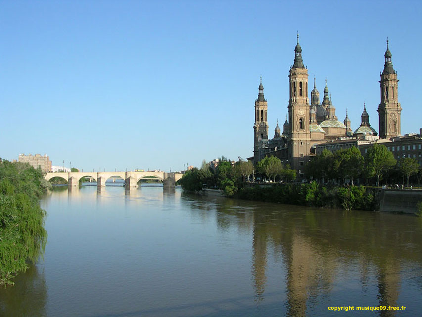 carnets de voyage espagne - saragosse - basilique virgen del pilar et l'ebre