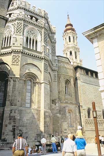 espagne - saragosse - abside de la cathdrale la seo