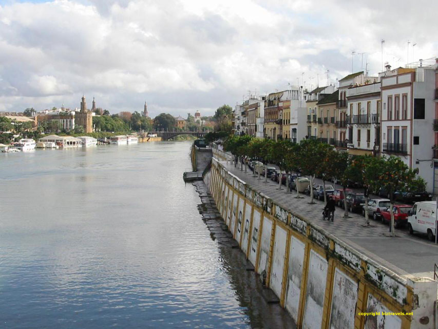 carnets de voyage espagne - sville - quartier triana le long du guadalquivir