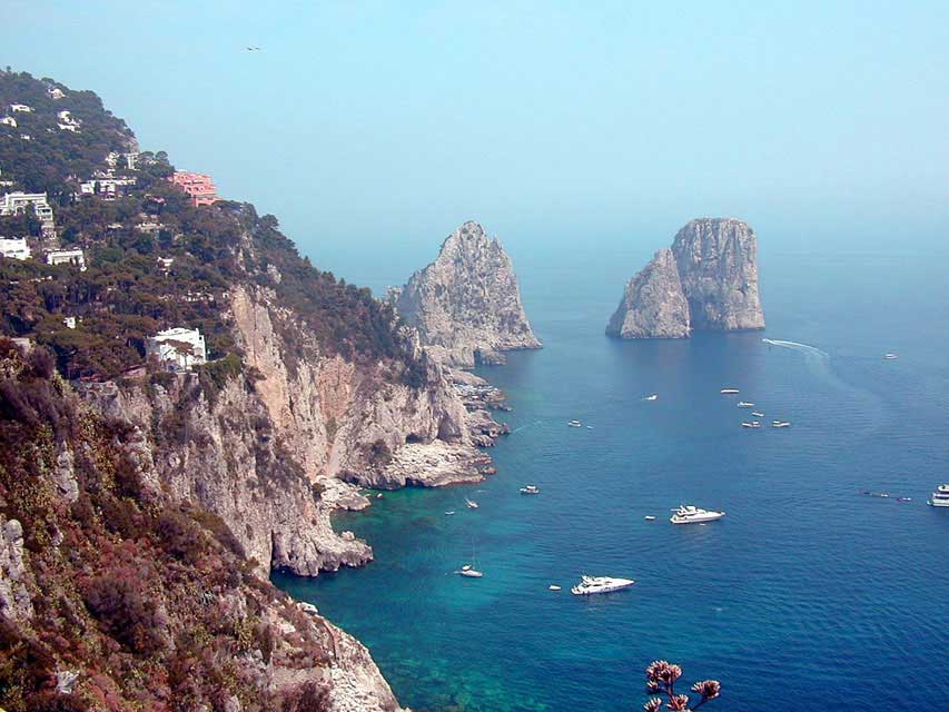 carnets de voyage italie - capri - les falaises de faraglioni