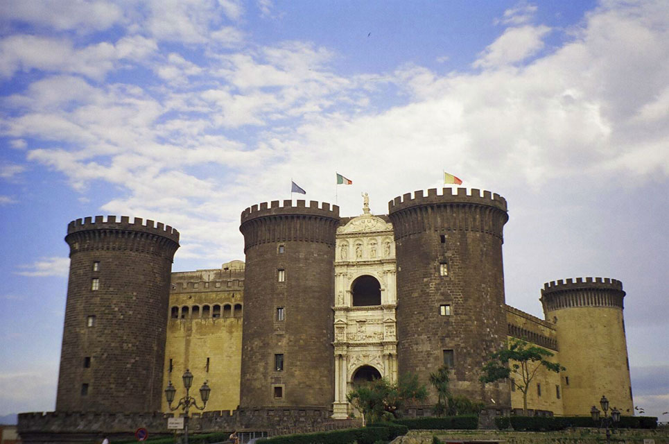 carnets de voyage italie - naples - castel nuovo