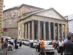 rome - centro storico - le pantheon piazza della rotonda