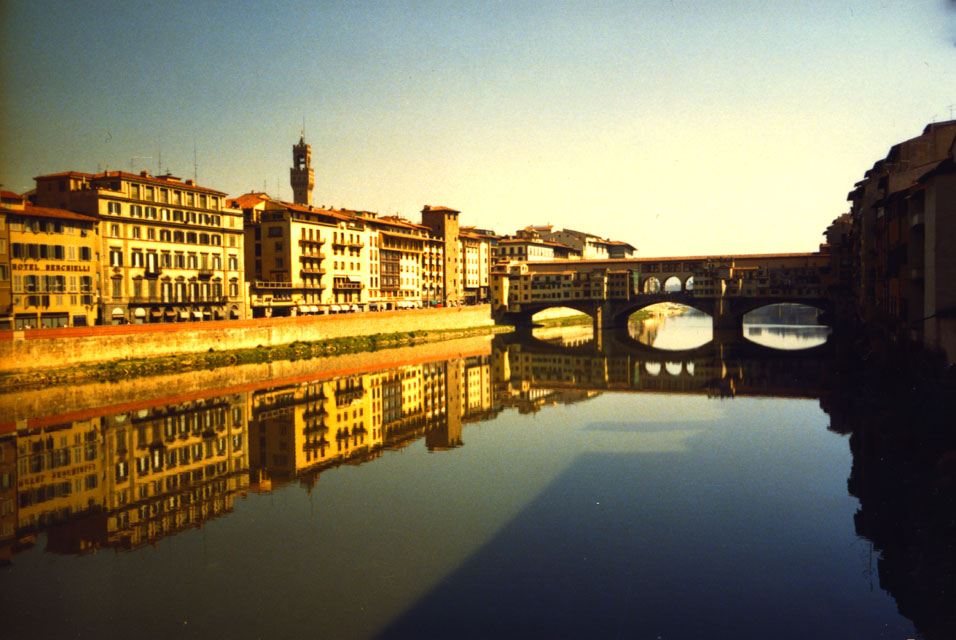 italie - toscane - florence - l'arno et ponte vecchio