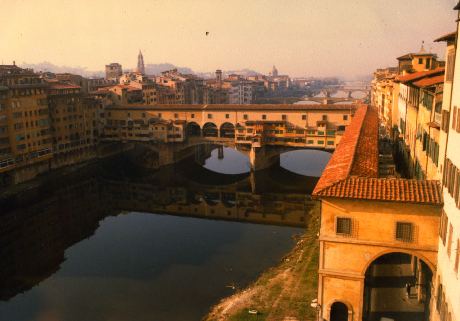 italie - toscane - florence - l'arno et ponte vecchio