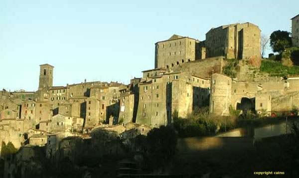 toscane - les villages sur le tuf - sorano