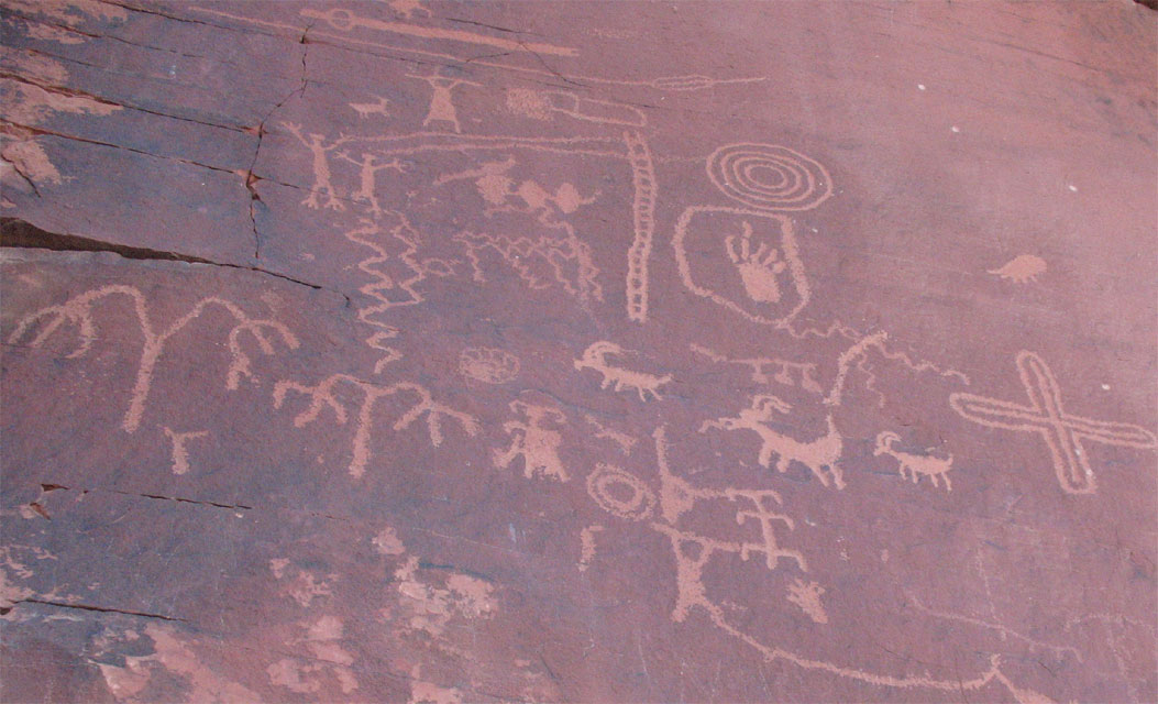 nevada - valley of fire - petroglyphs - atliatl rock