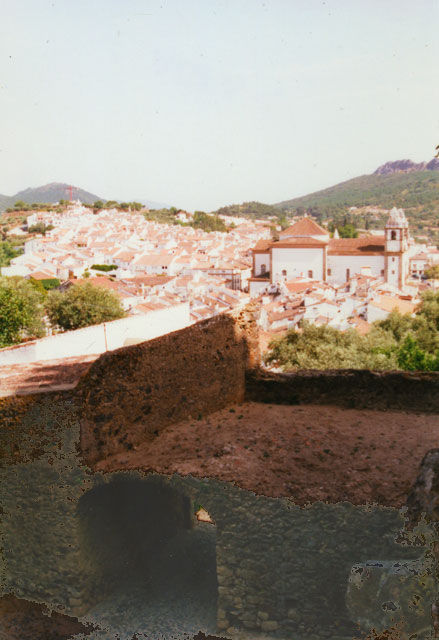 Portugal - Alentejo - Castelo-de-Vide - Cathdrale et les toits