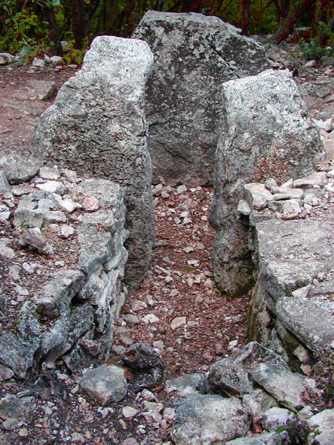 carnets de voyage france - route gourmande provence - lorgues - dolmen de peycervier