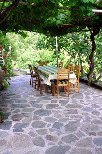 cvennes - le portaou - terrasse - salle  manger