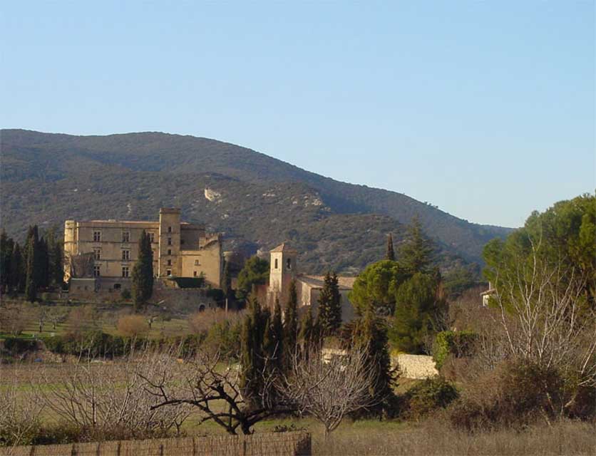 chateau de lourmarin