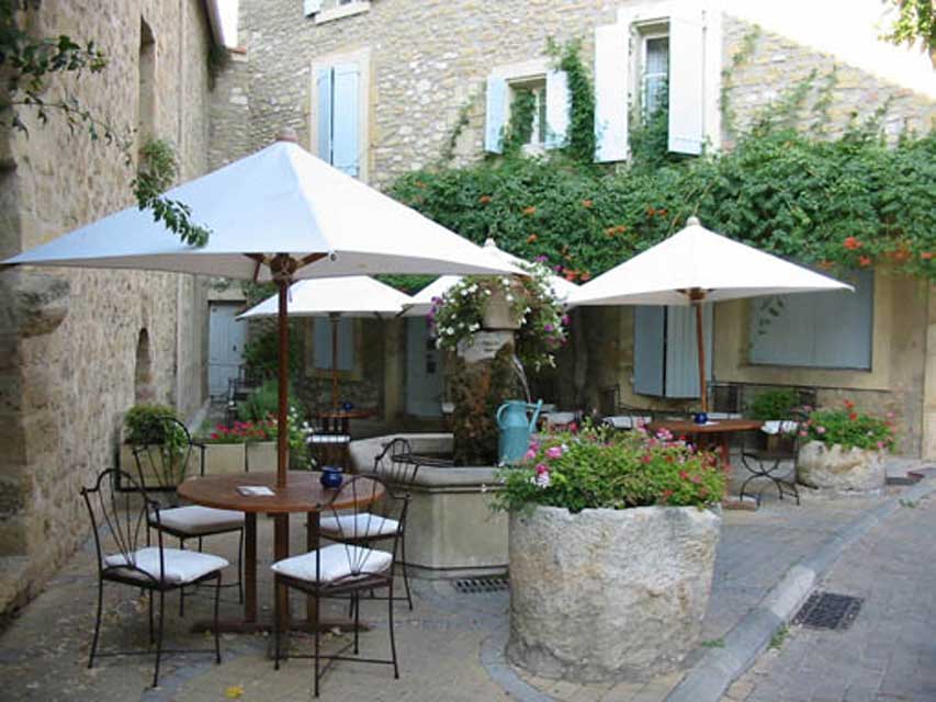 routes gourmande provence - terrasses dans lourmarin