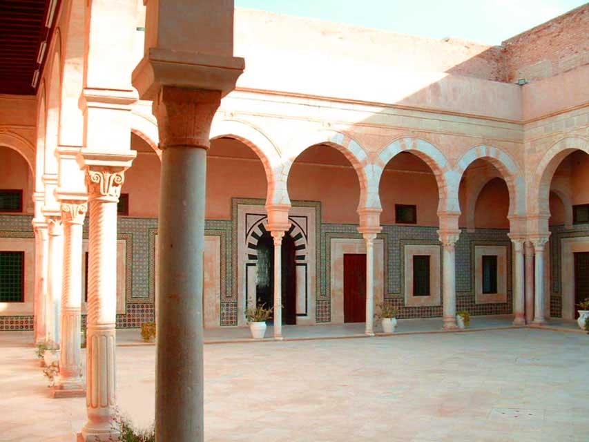 tunisie - kairouan - mausole sidi sahbi ou mosque des barbiers
